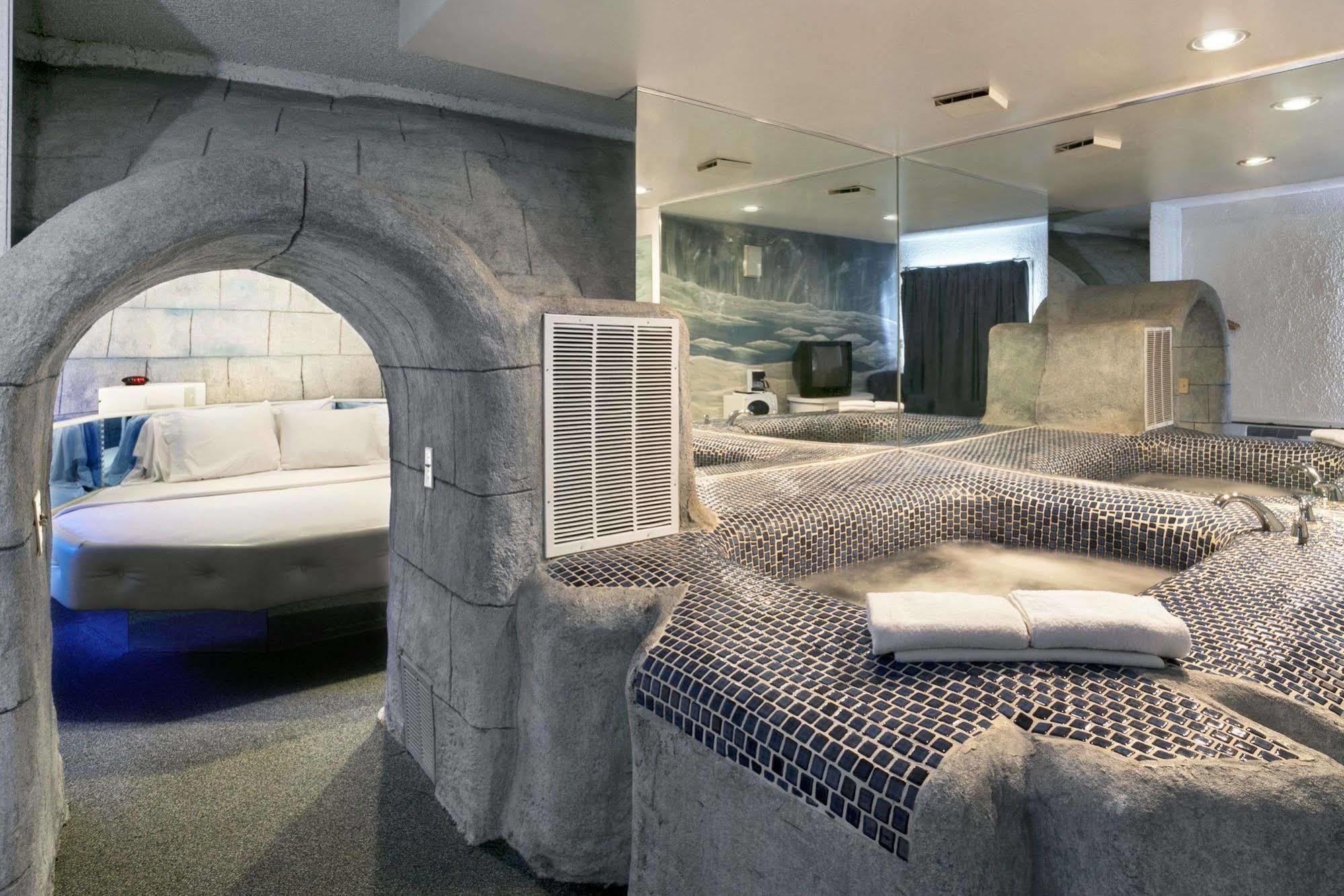 Travelodge Inn & Suites By Wyndham Muscatine Buitenkant foto